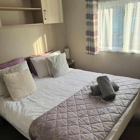 2 Bedroom Lakeview Lodge - Ensuite & Balcony Deck คาร์นฟอร์ธ ภายนอก รูปภาพ