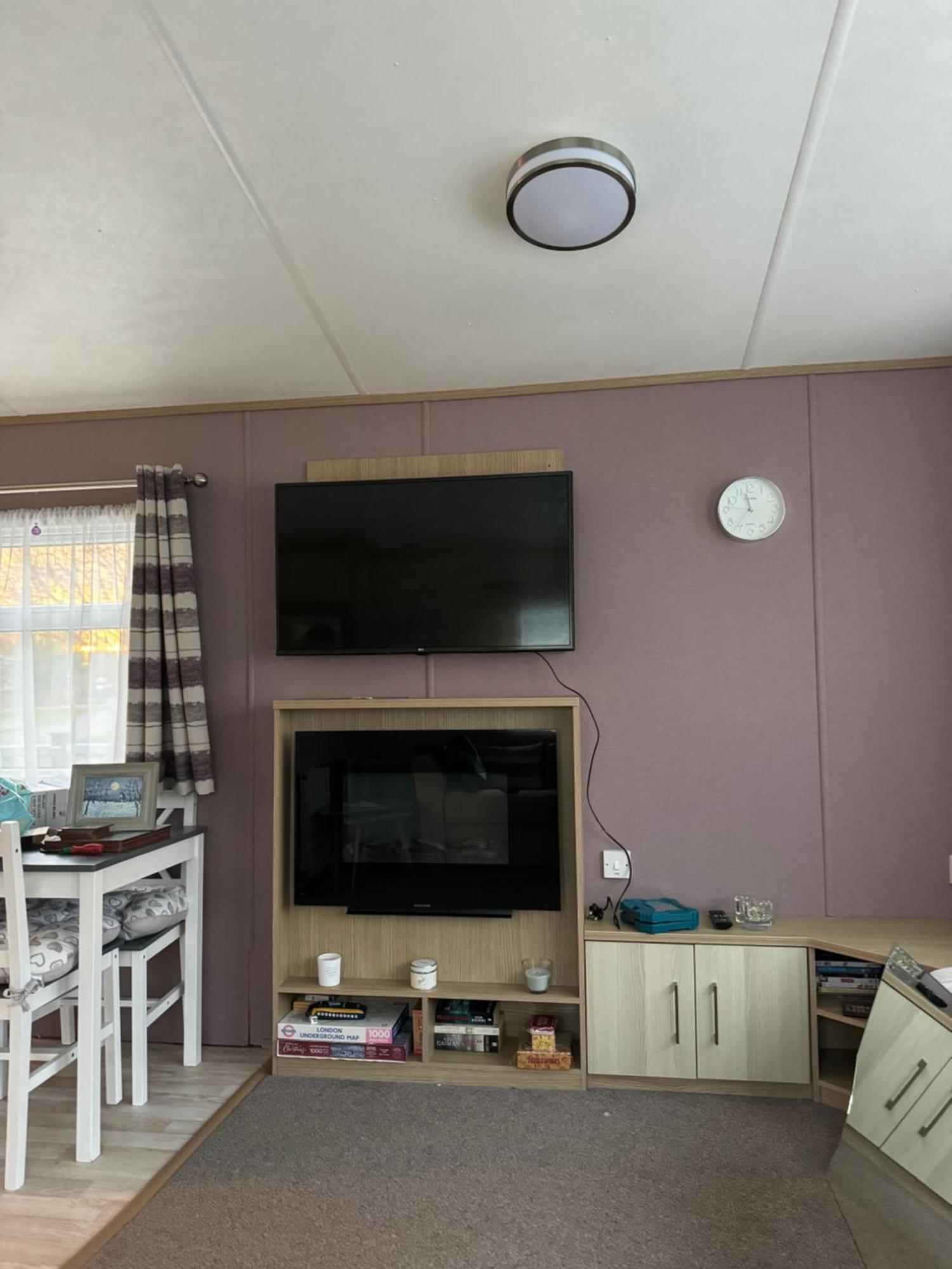 2 Bedroom Lakeview Lodge - Ensuite & Balcony Deck คาร์นฟอร์ธ ภายนอก รูปภาพ